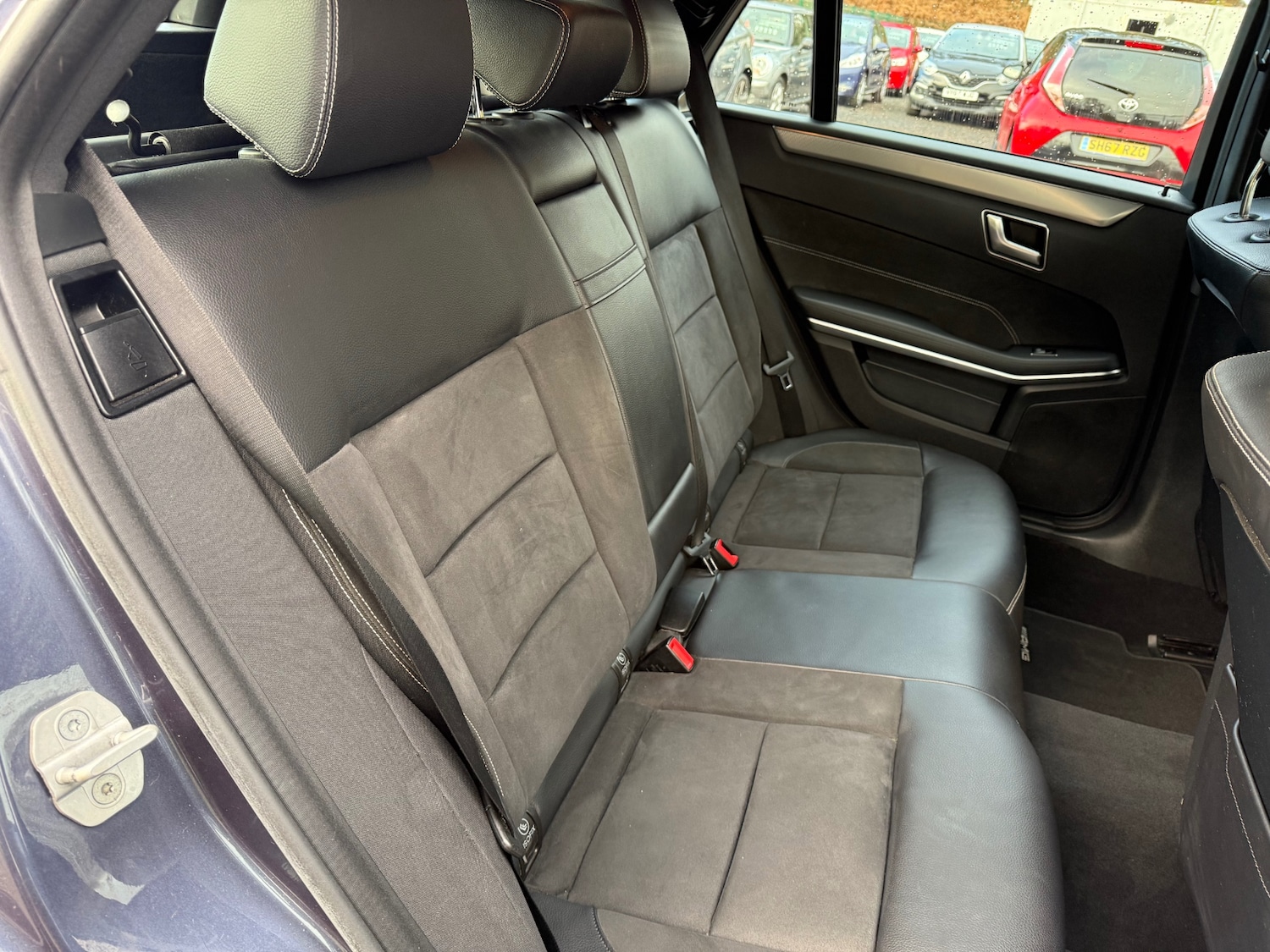 Used Mercedes-Benz E Class 2014 for sale - 76853410: Photo 24