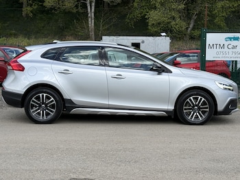 Used Volvo V40 Cross Country 2017 for sale - 78736627: Photo