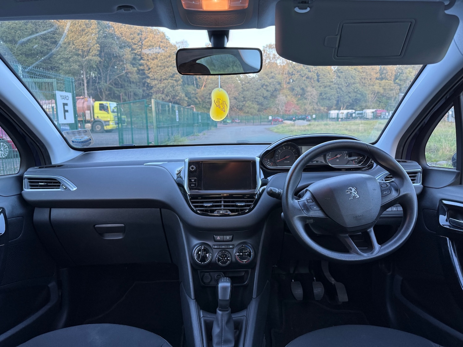 Used Peugeot 208 2014 for sale - 75986841: Photo 10