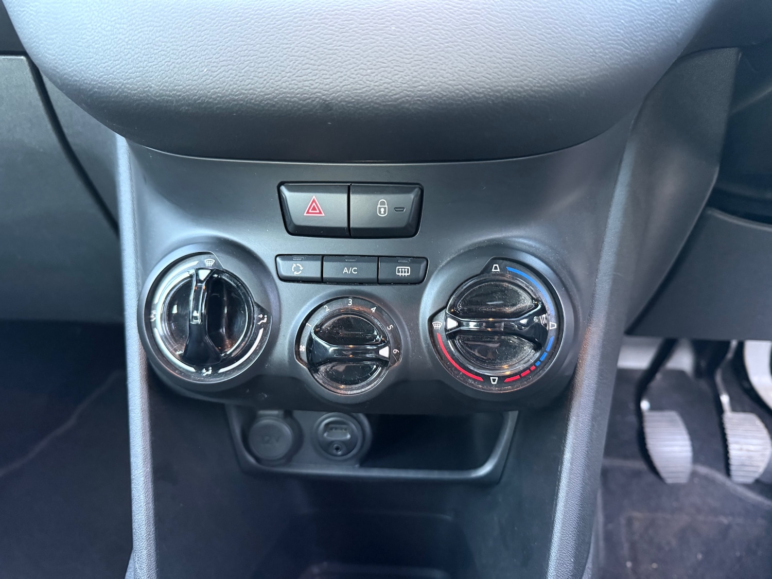 Used Peugeot 208 2014 for sale - 75986841: Photo 16