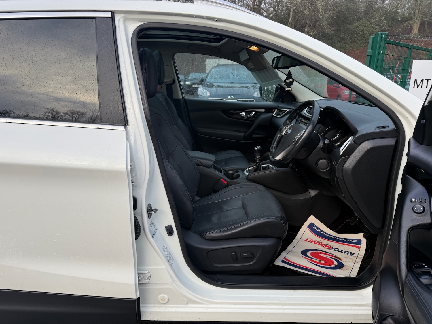 Used Nissan Qashqai 2015 for sale - 77235941: Photo 17