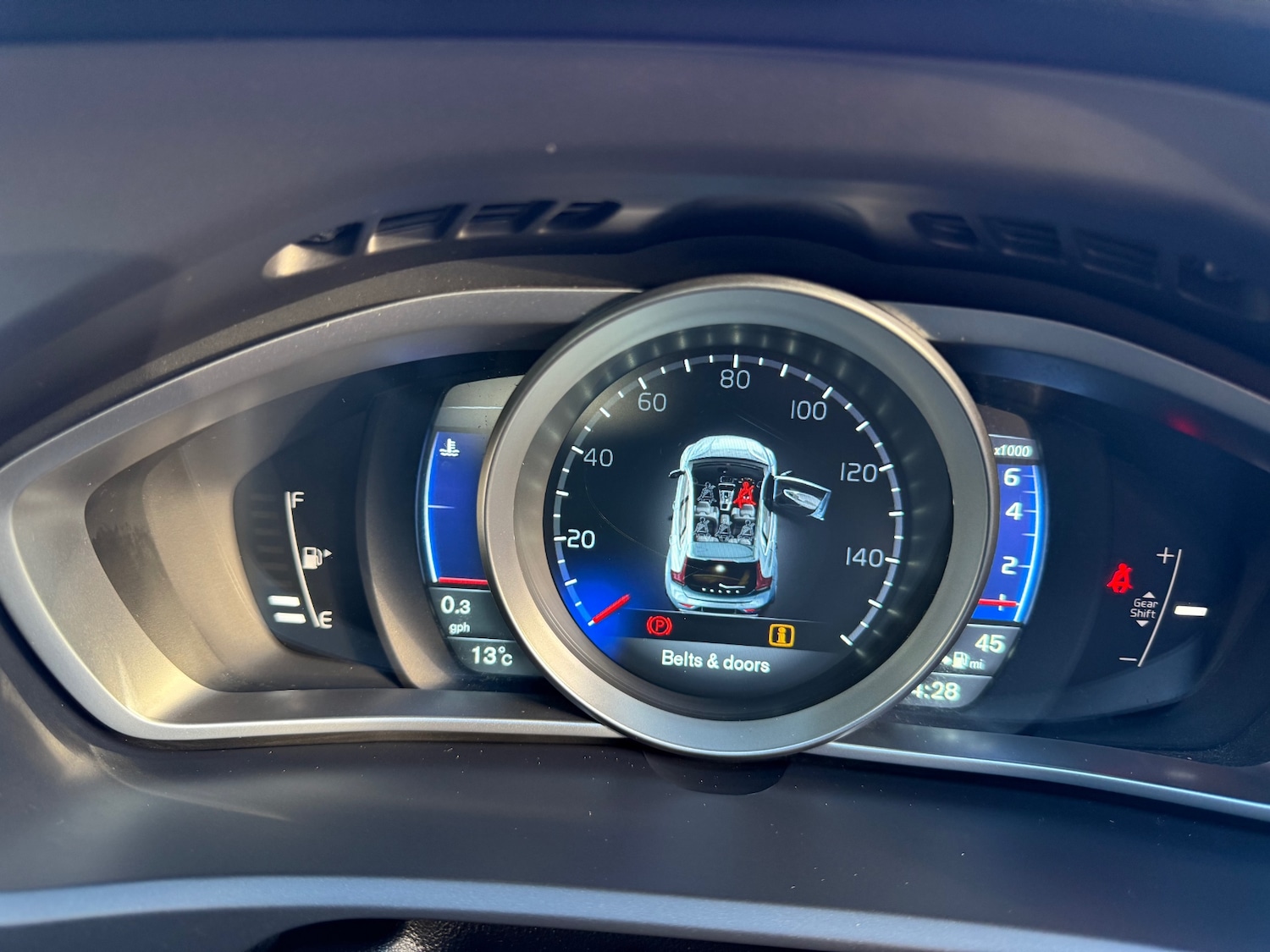 Used Volvo V40 2014 for sale - 76851799: Photo 18