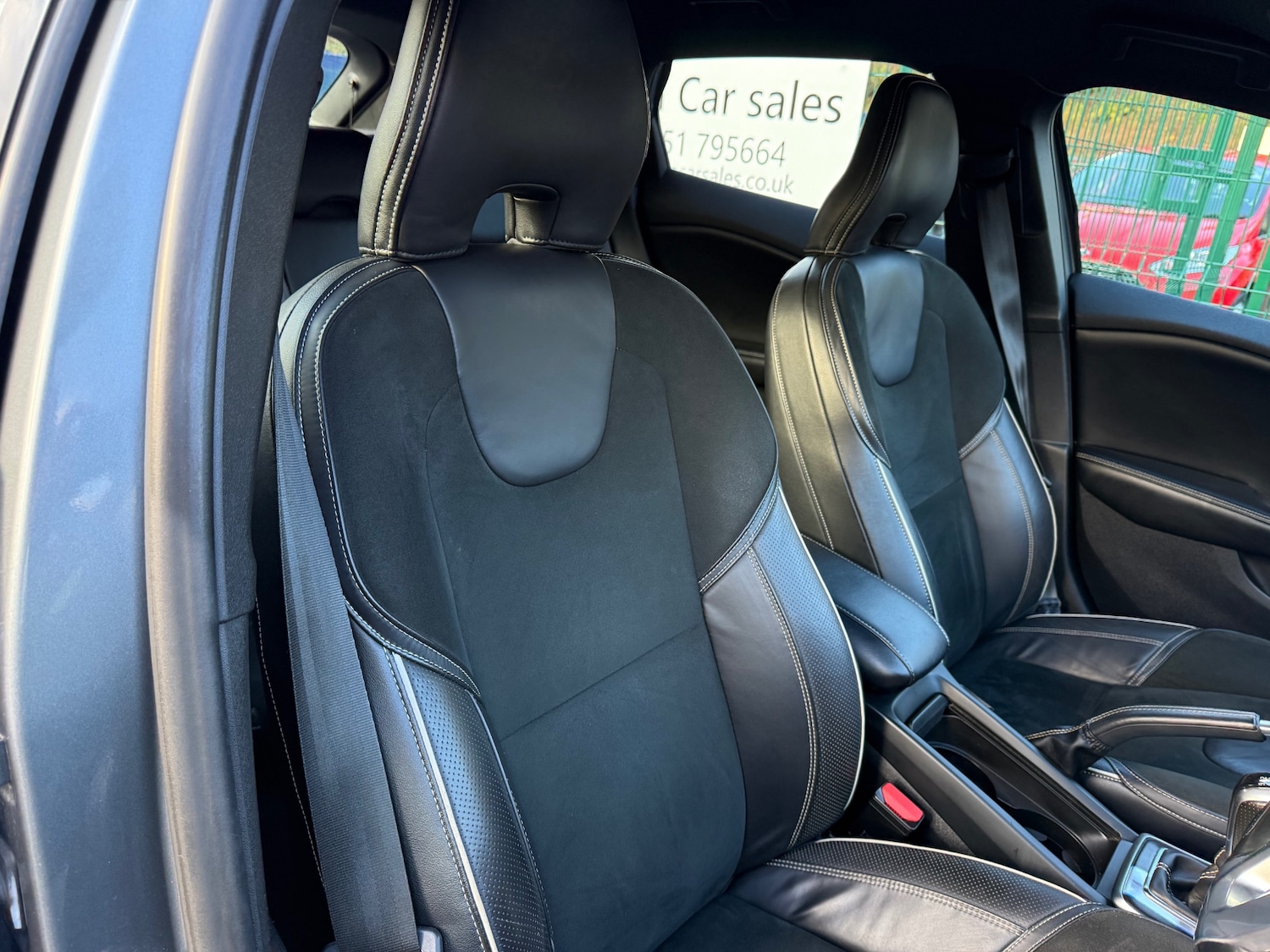 Used Volvo V40 2014 for sale - 76851799: Photo 19