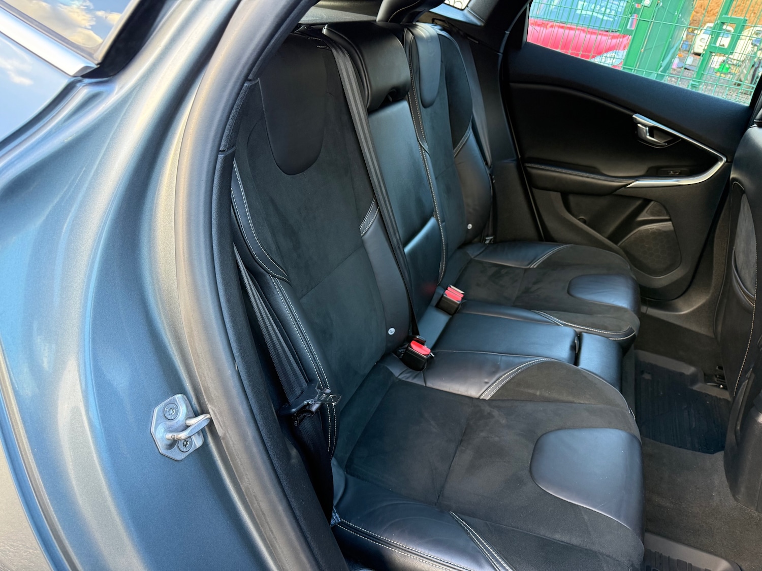 Used Volvo V40 2014 for sale - 76851799: Photo 24