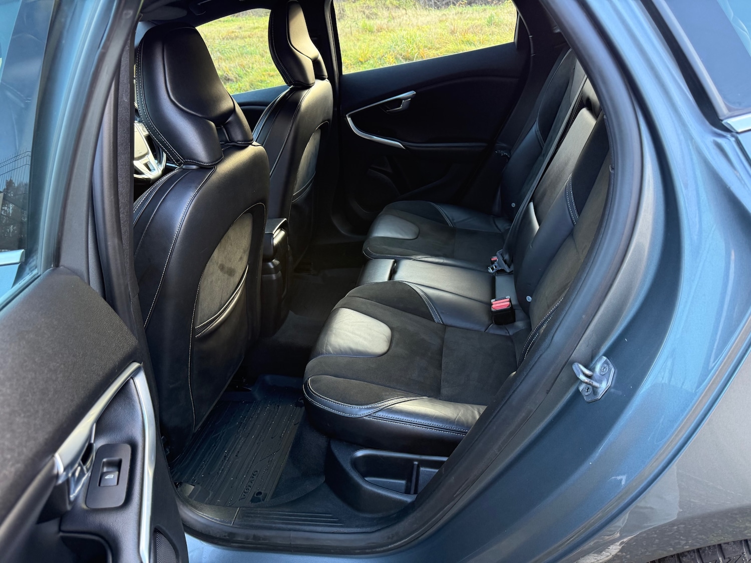 Used Volvo V40 2014 for sale - 76851799: Photo 25