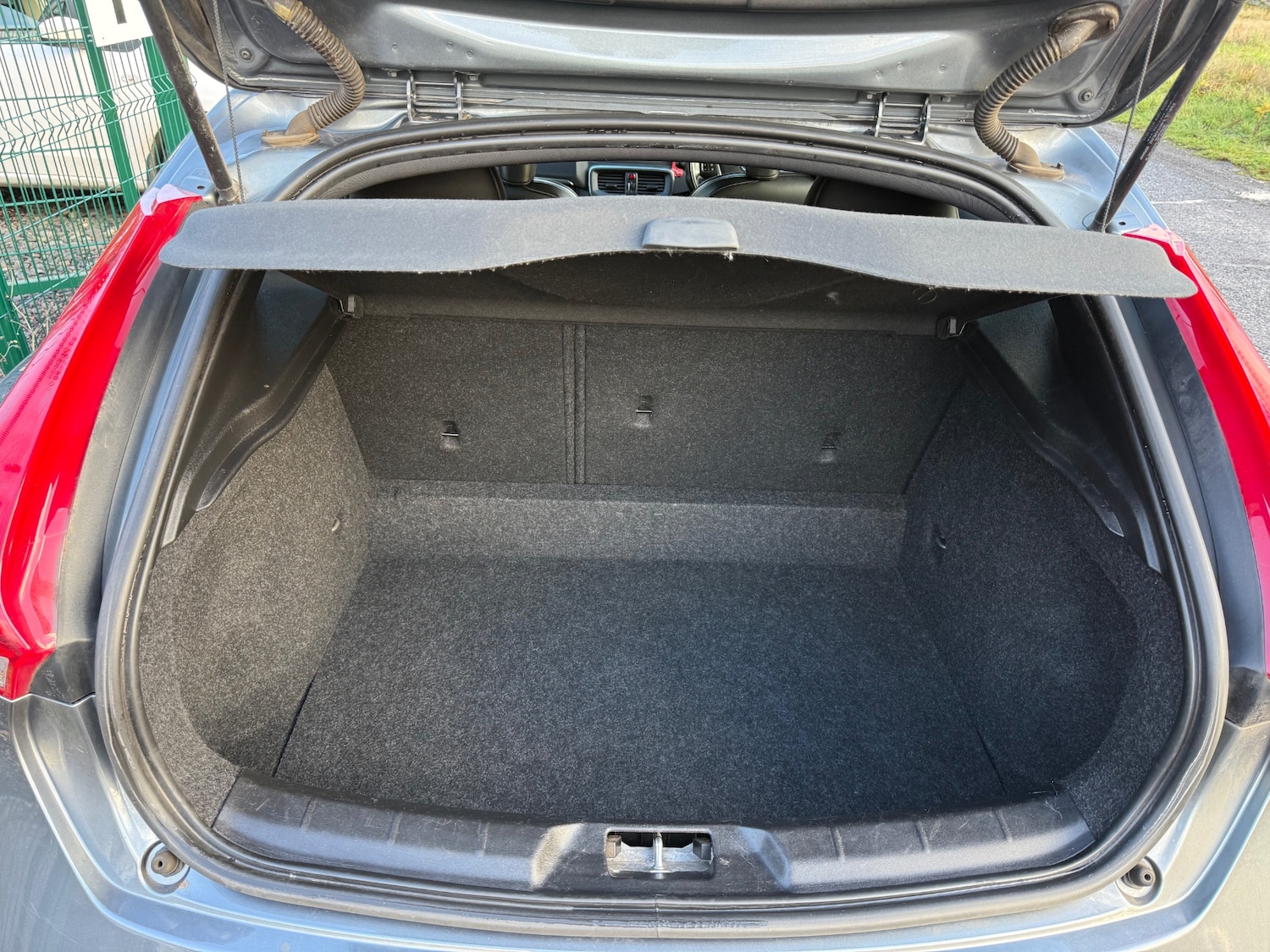 Used Volvo V40 2014 for sale - 76851799: Photo 27