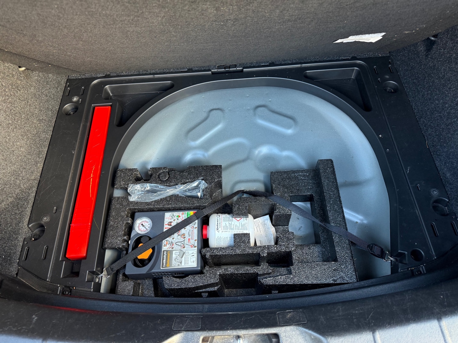 Used Volvo V40 2014 for sale - 76851799: Photo 28