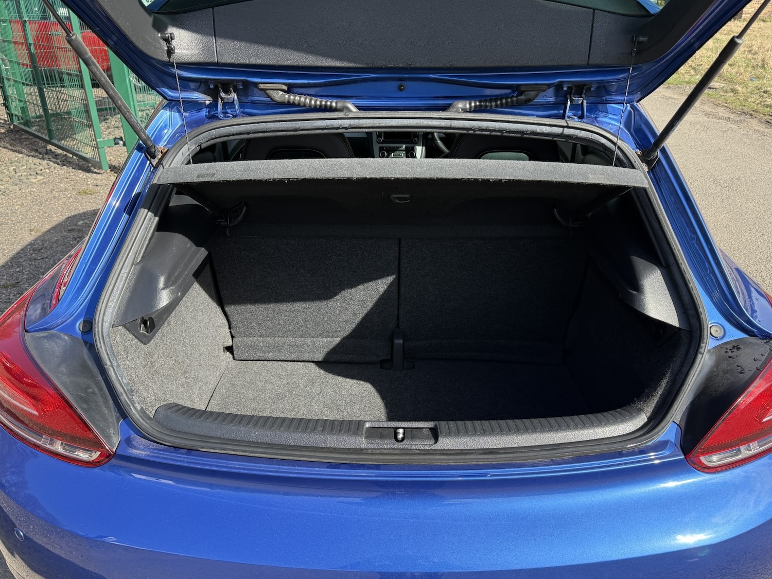 Used Volkswagen Scirocco 2010 for sale - 77981829: Photo 41