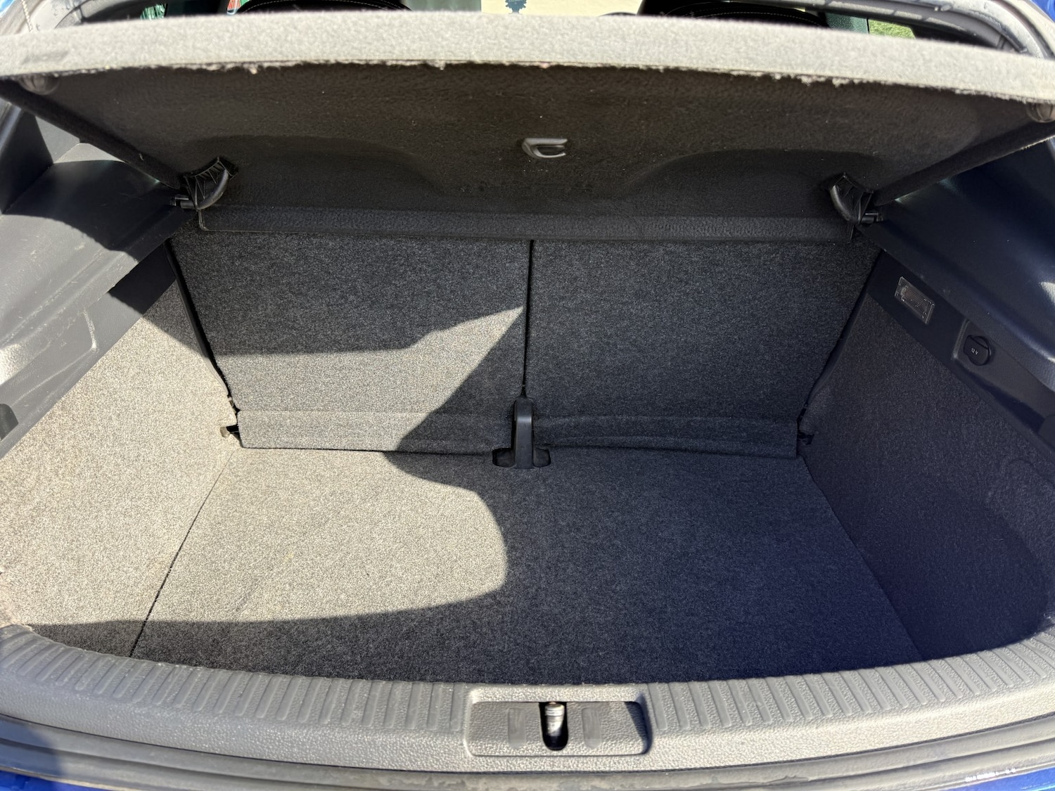 Used Volkswagen Scirocco 2010 for sale - 77981829: Photo 42