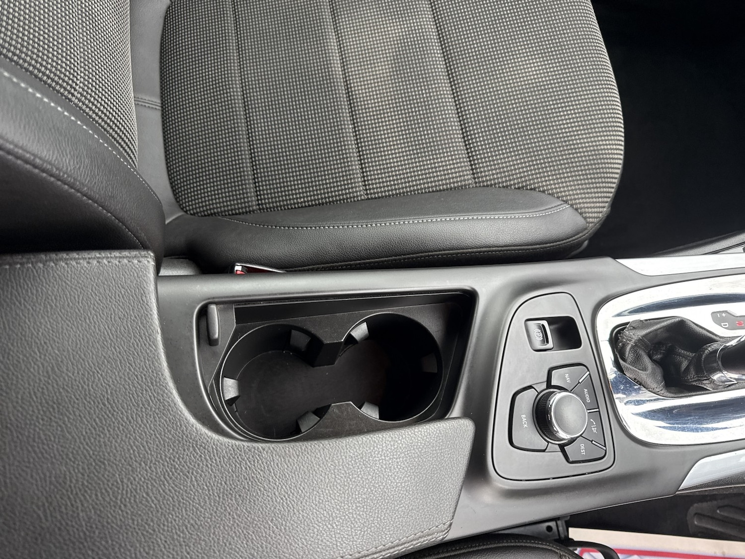 Used Vauxhall Insignia 2013 for sale - 77901299: Photo 28