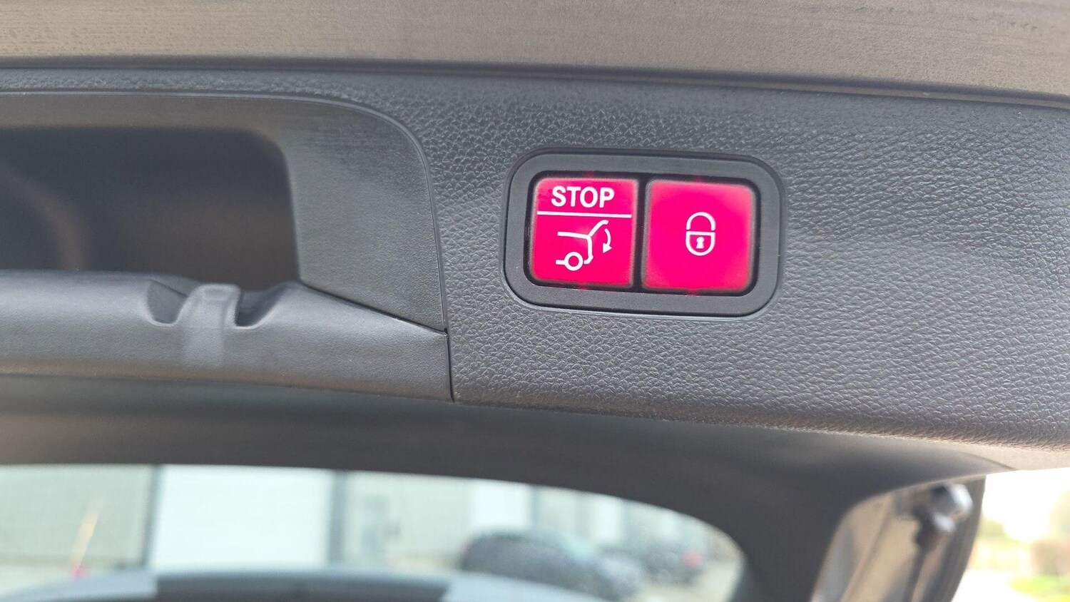 Used Mercedes-Benz GLC 2017 for sale - 77802465: Photo 17