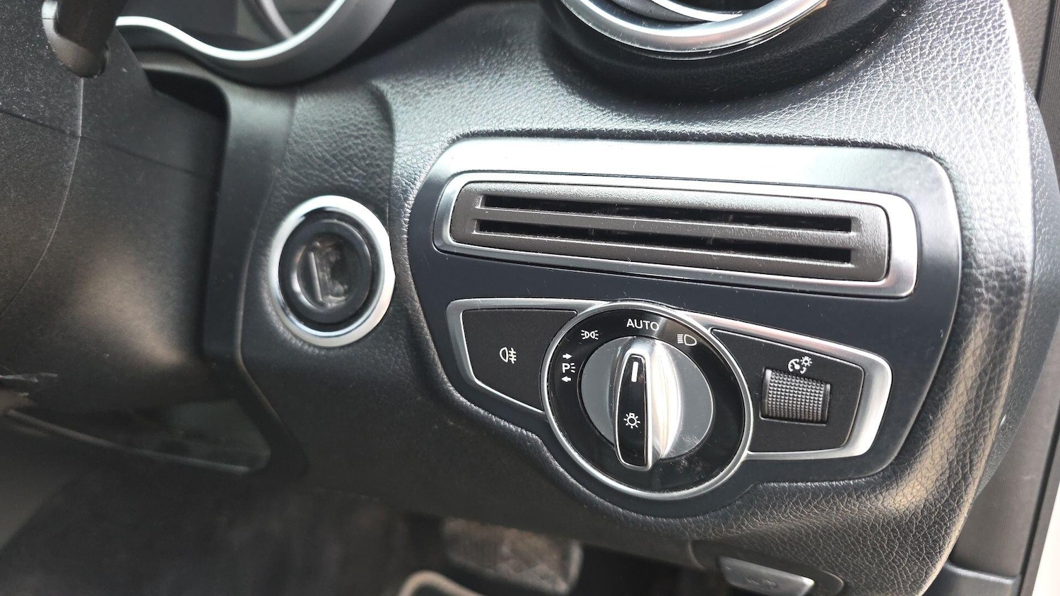 Used Mercedes-Benz C Class 2015 for sale - 77802480: Photo 16