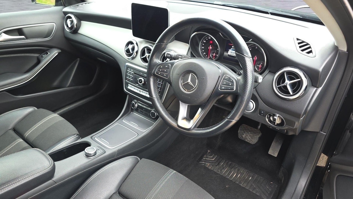 Used Mercedes-Benz GLA 2019 for sale - 77802486: Photo 30