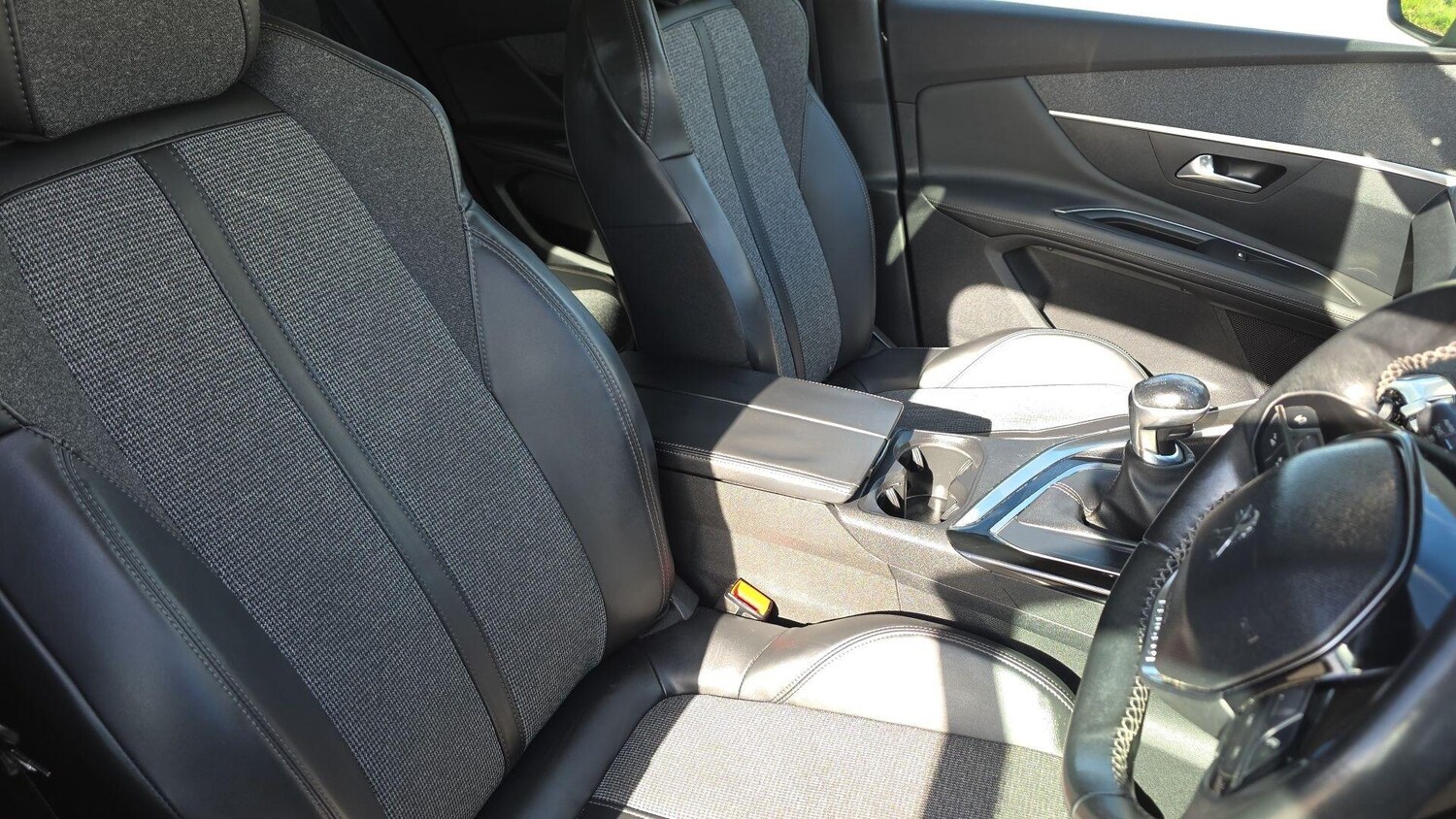 Used Peugeot 3008 2017 for sale - 77839852: Photo 12