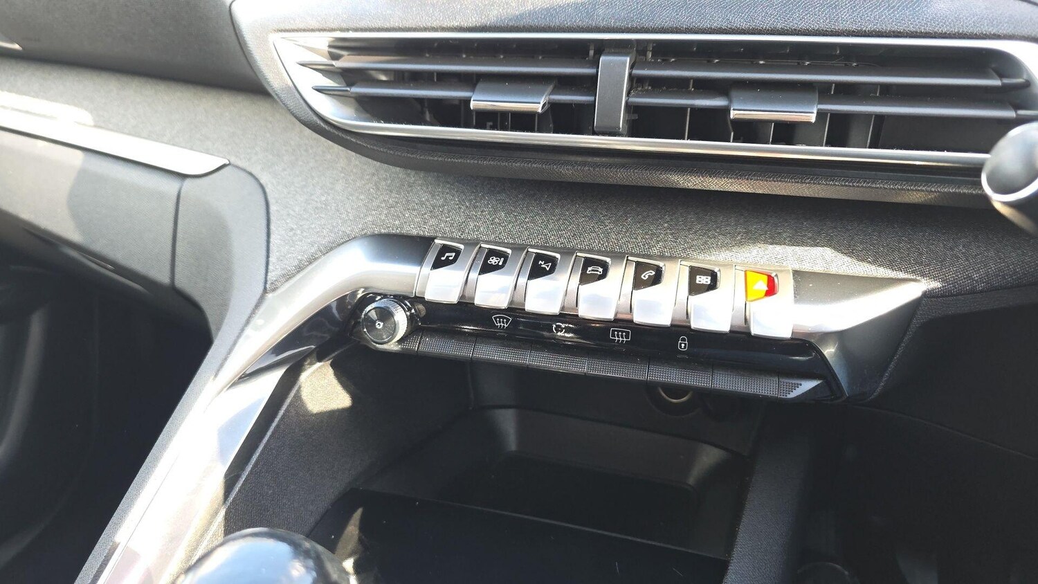 Used Peugeot 3008 2017 for sale - 77839852: Photo 27