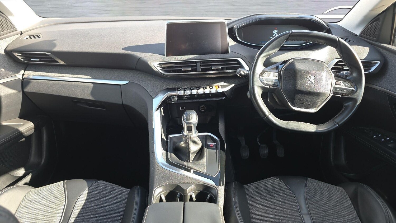 Used Peugeot 3008 2017 for sale - 77839852: Photo 9