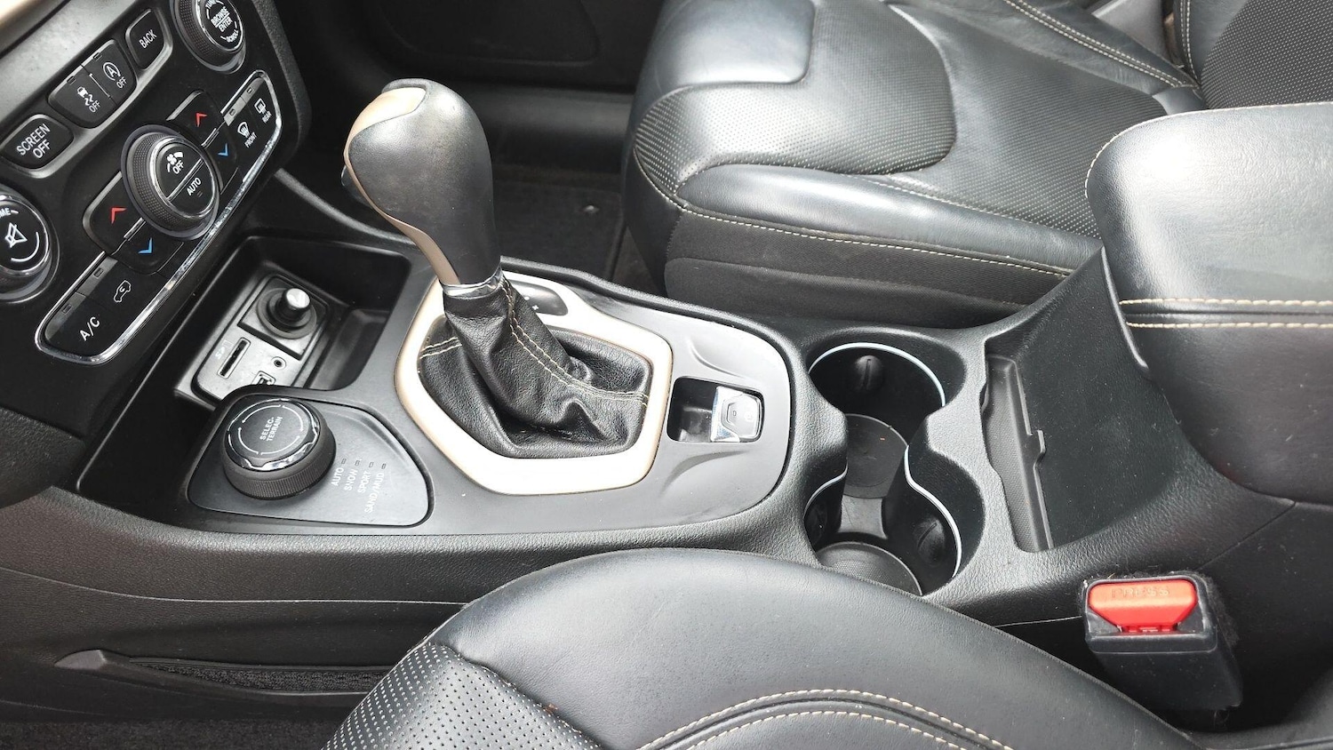 Used Jeep Cherokee 2015 for sale - 77853572: Photo 12