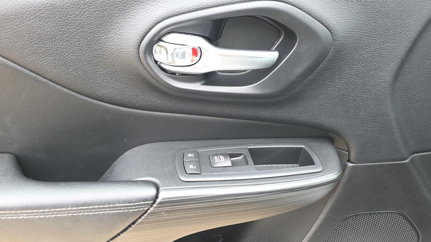 Used Jeep Cherokee 2015 for sale - 77853572: Photo 17