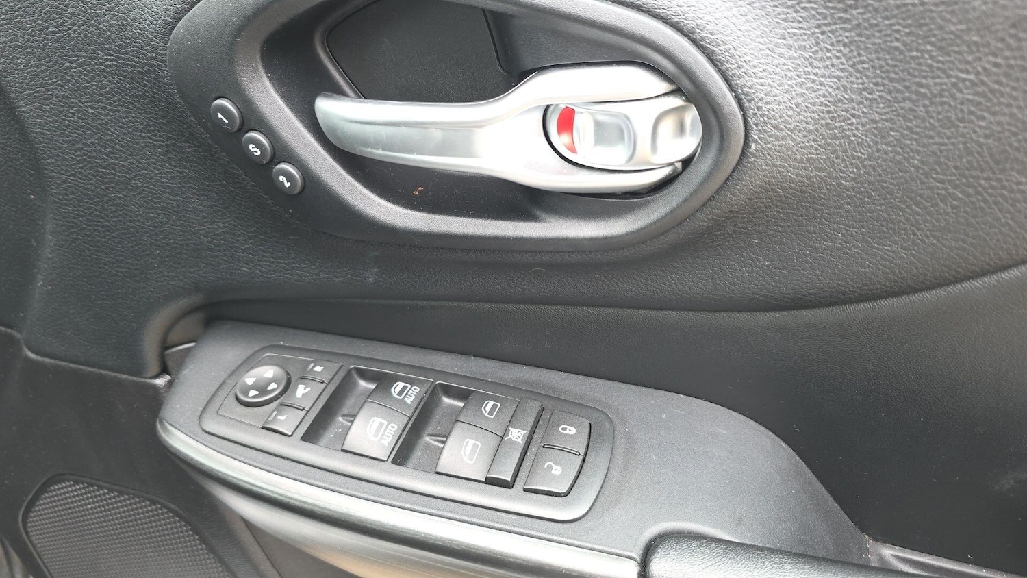 Used Jeep Cherokee 2015 for sale - 77853572: Photo 18