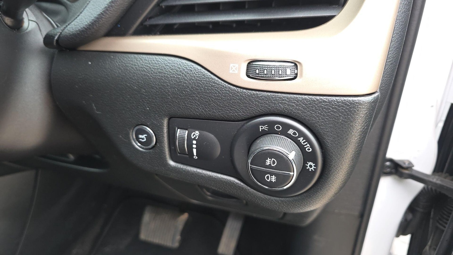 Used Jeep Cherokee 2015 for sale - 77853572: Photo 19