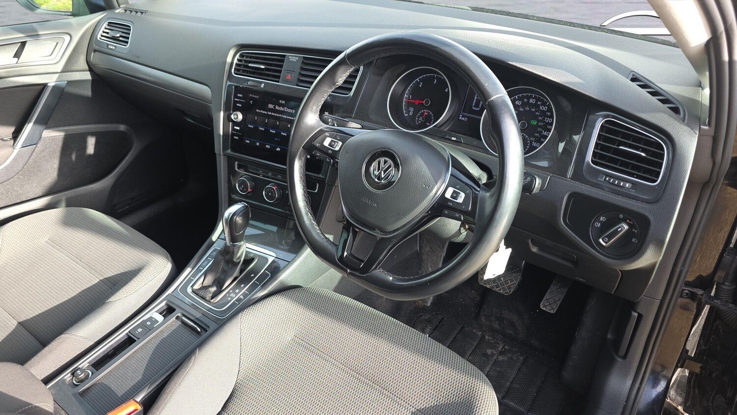 Used Volkswagen Golf 2019 for sale - 77802469: Photo 8