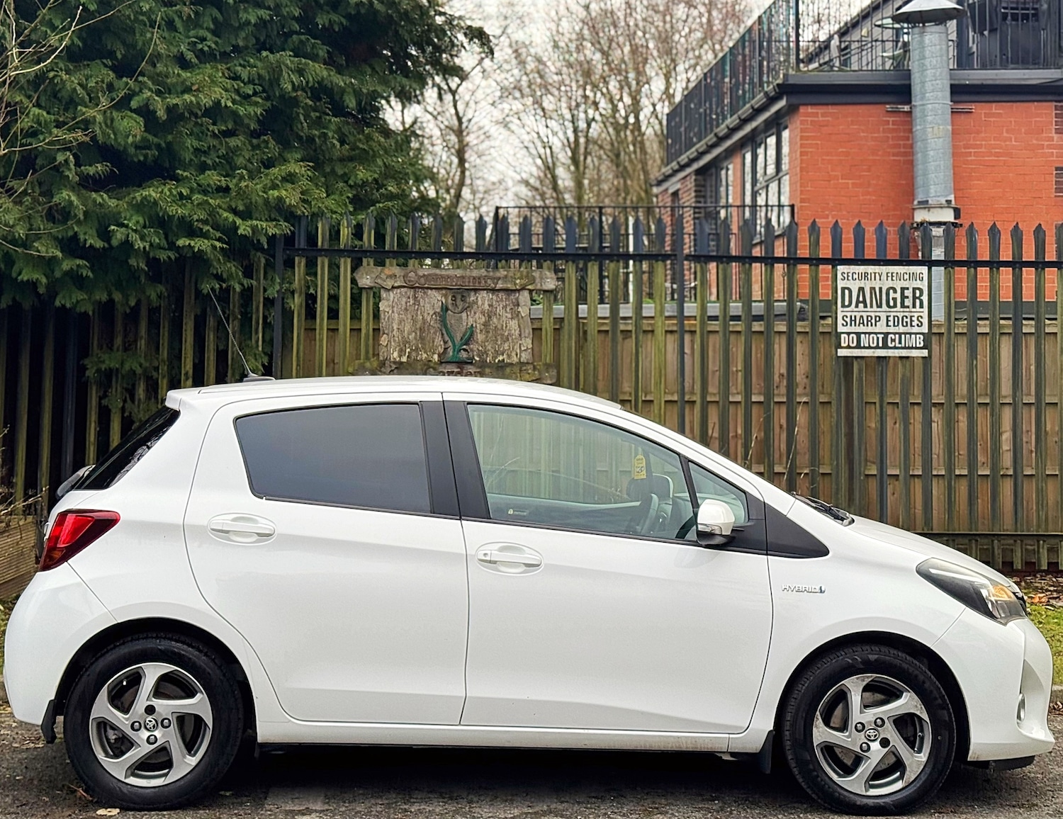 Used Toyota Yaris 2016 for sale - 77392149: Photo 19