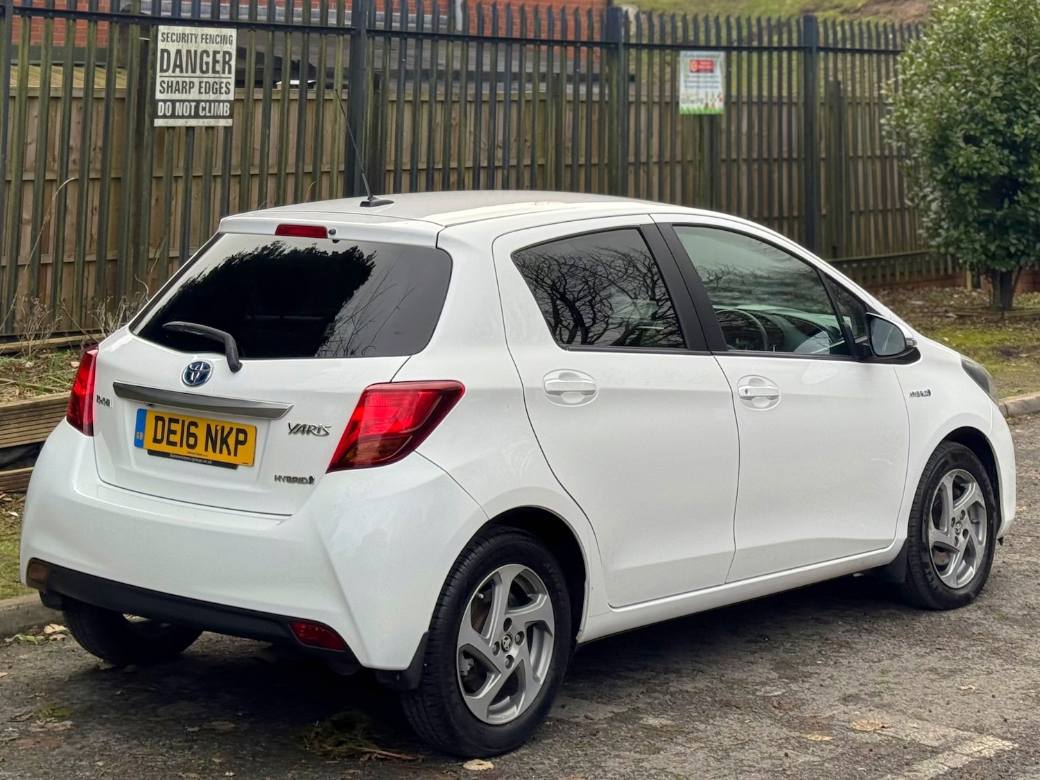 Used Toyota Yaris 2016 for sale - 77392149: Photo 21