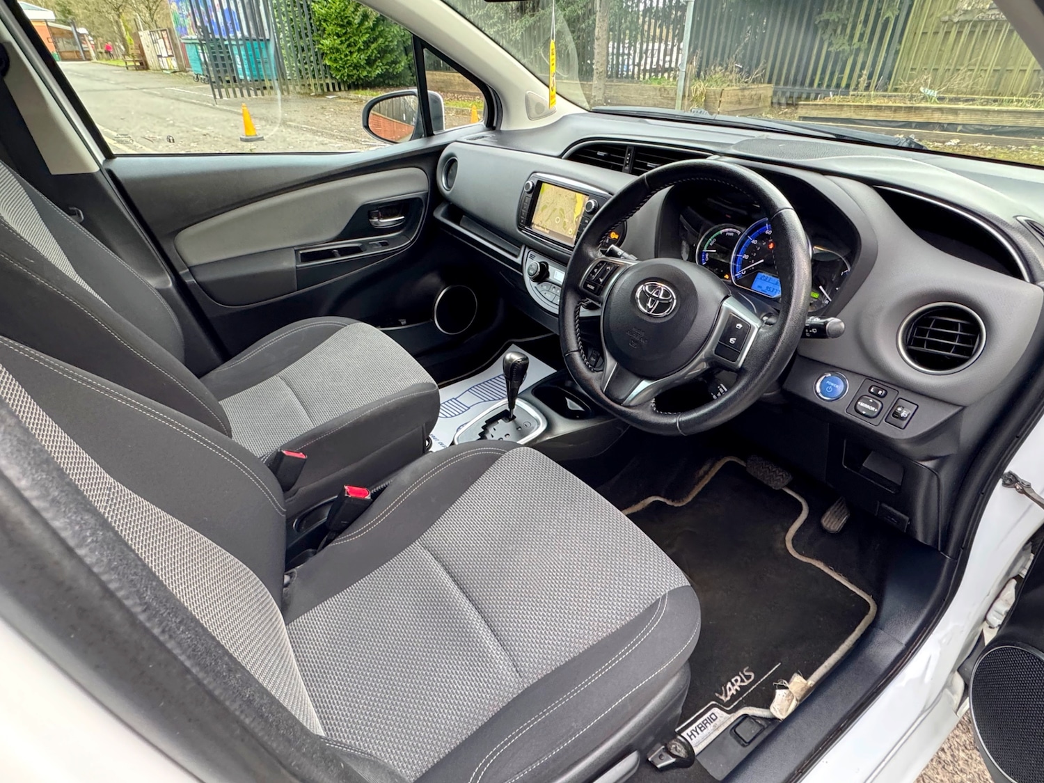 Used Toyota Yaris 2016 for sale - 77392149: Photo 29