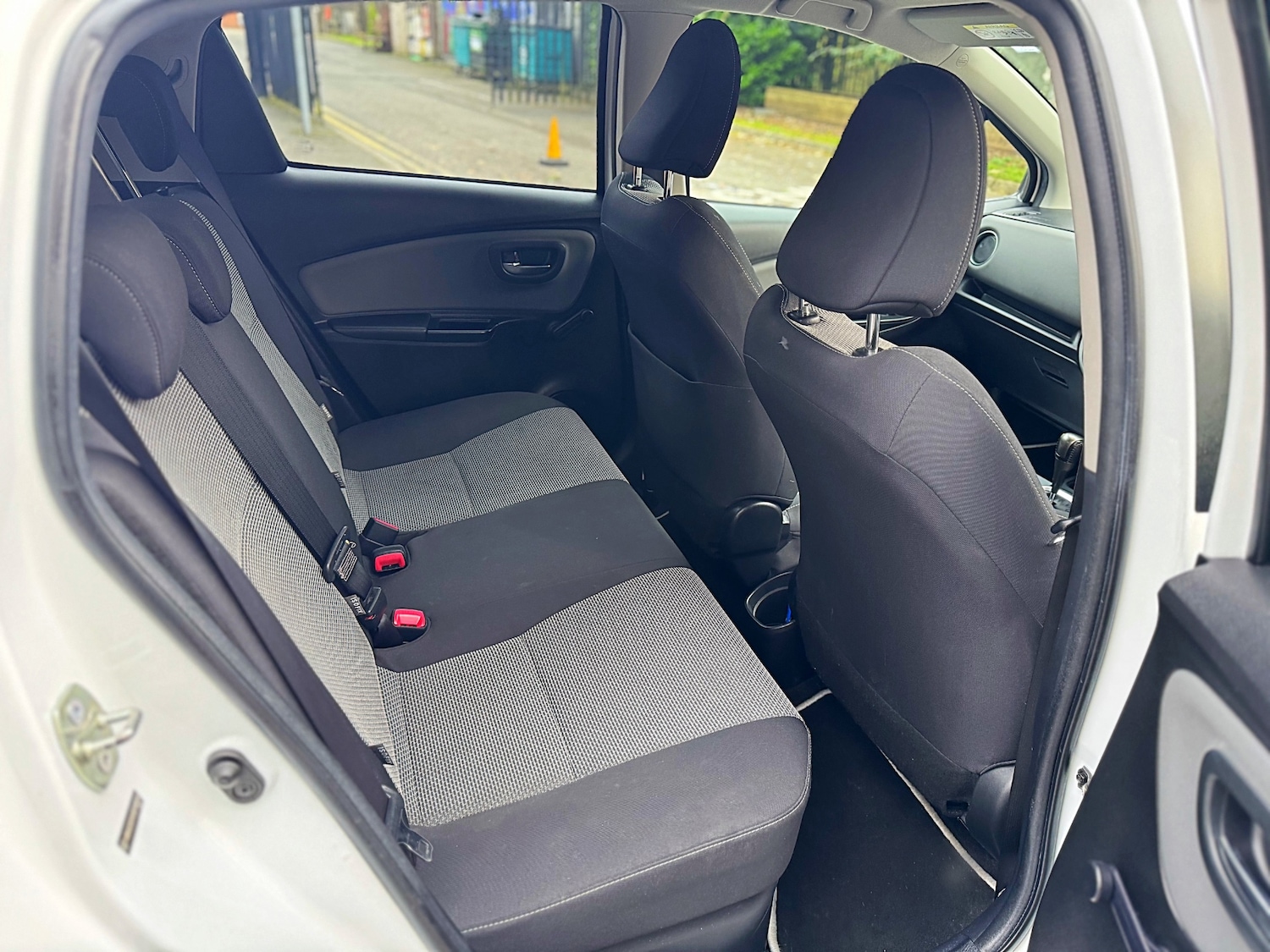 Used Toyota Yaris 2016 for sale - 77392149: Photo 32