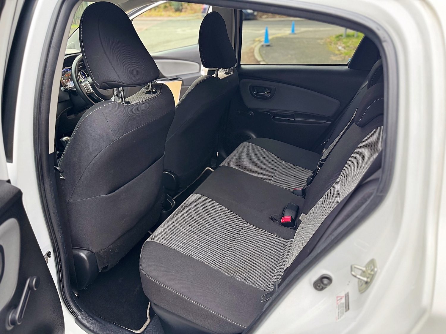 Used Toyota Yaris 2016 for sale - 77392149: Photo 36