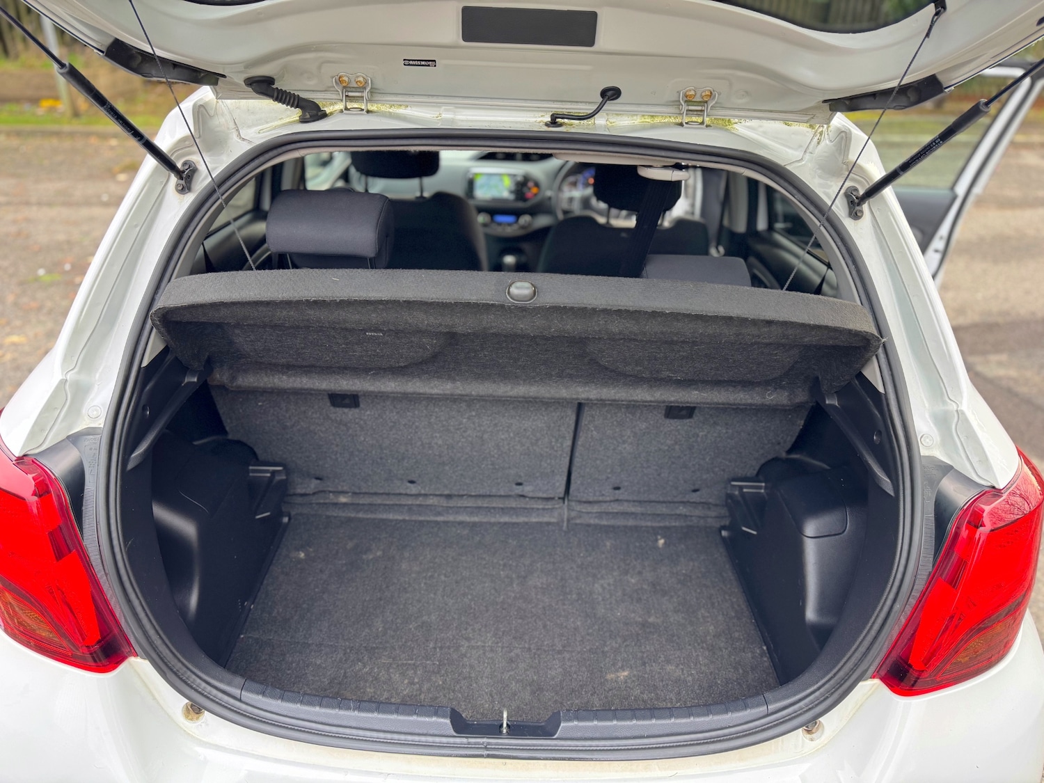 Used Toyota Yaris 2016 for sale - 77392149: Photo 38