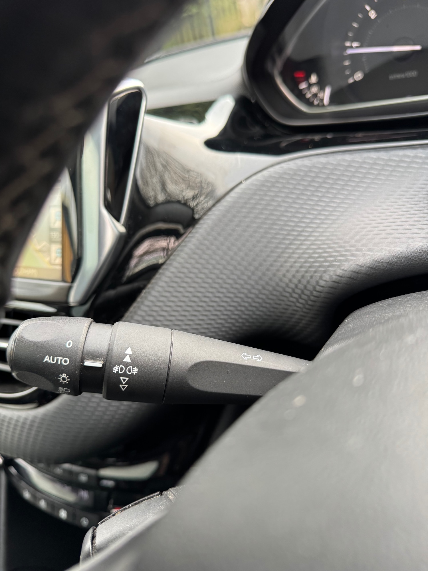 Used Peugeot 2008 2014 for sale - 77206885: Photo 49