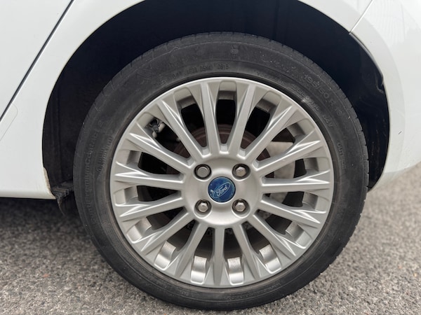 Used Ford Fiesta 2015 for sale - 76208651: Photo 40