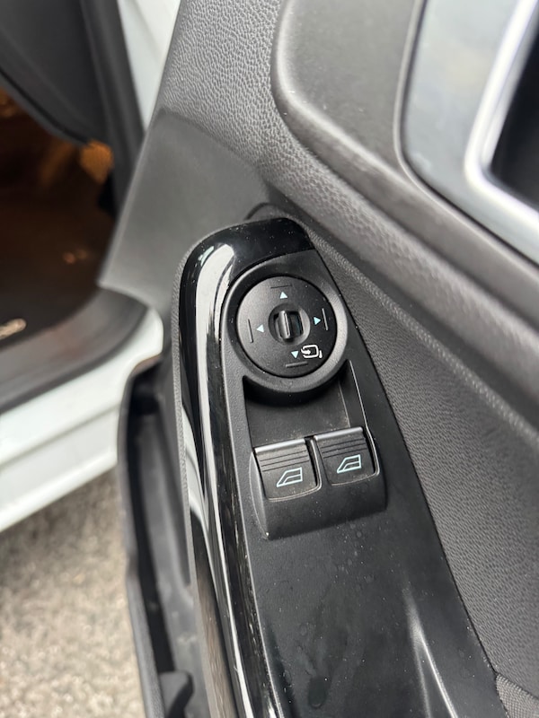 Used Ford Fiesta 2015 for sale - 76208651: Photo 43