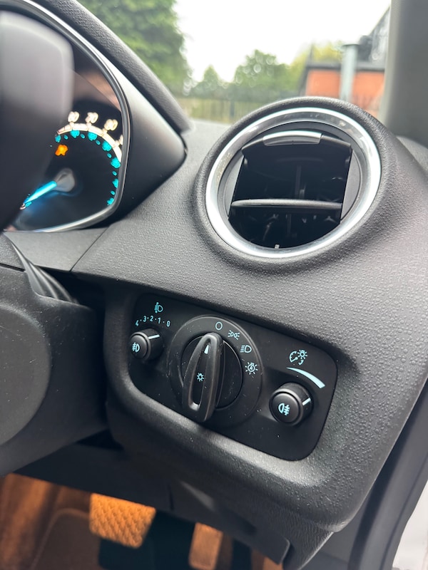 Used Ford Fiesta 2015 for sale - 76208651: Photo 44