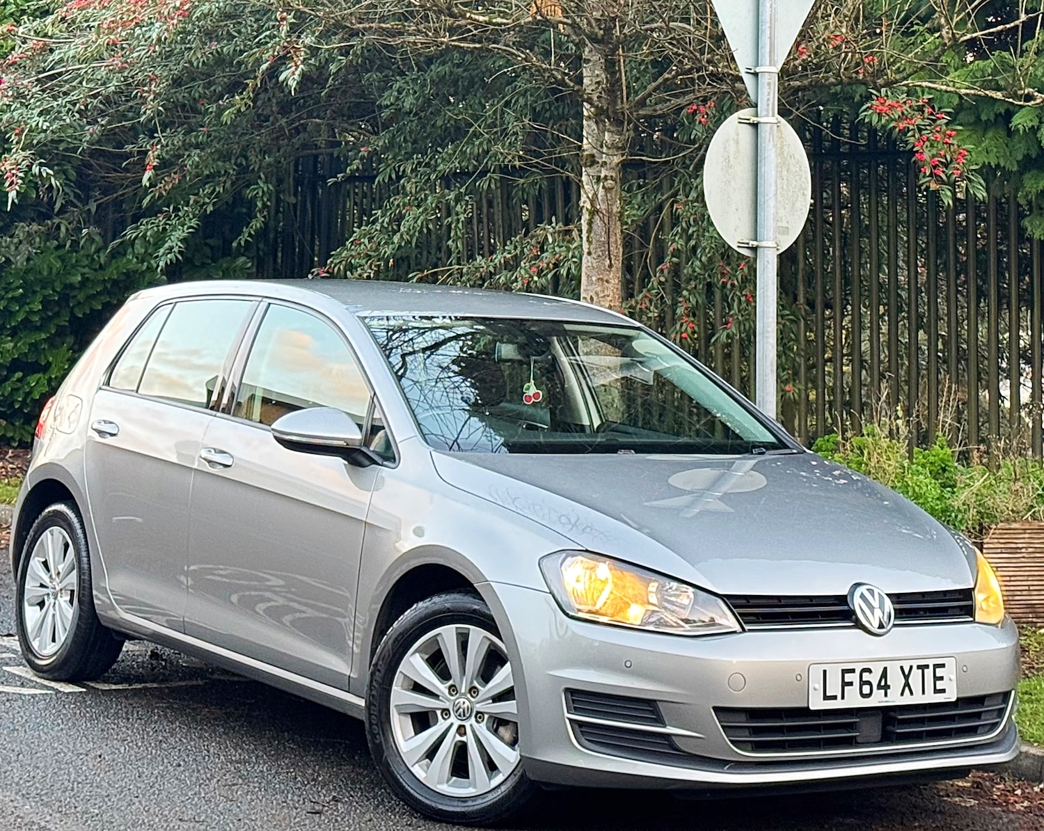Used Volkswagen Golf 2014 for sale - 76699659: Photo 2