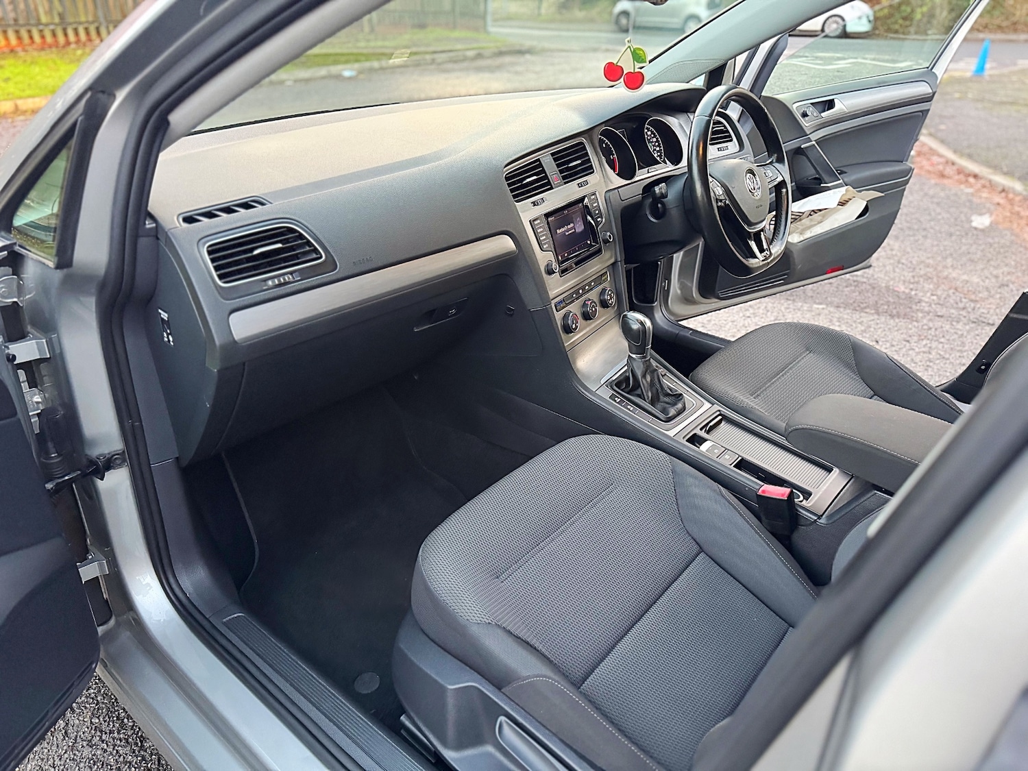 Used Volkswagen Golf 2014 for sale - 76699659: Photo 34