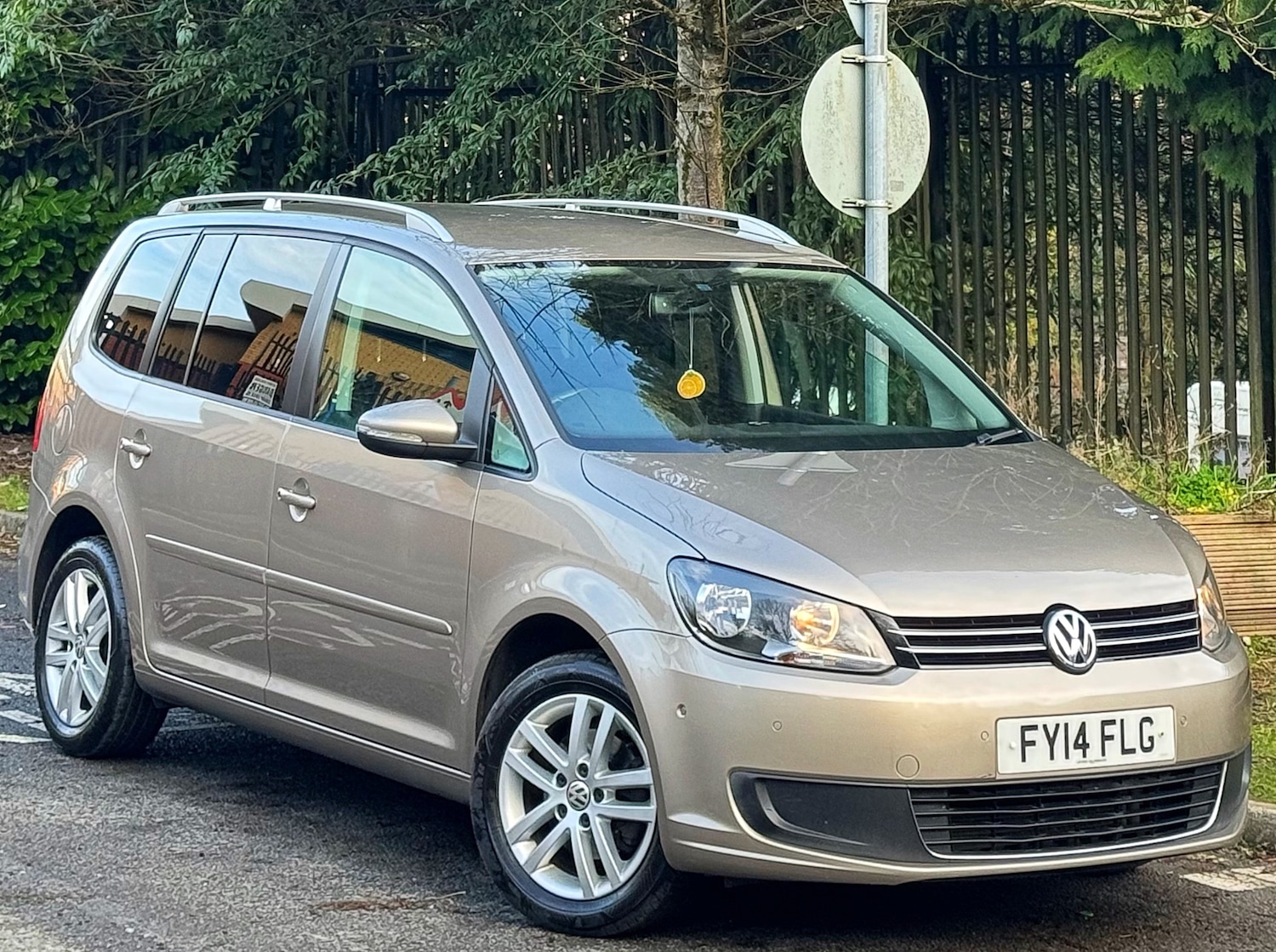 Used Volkswagen Touran 2014 for sale - 77659998: Photo 2