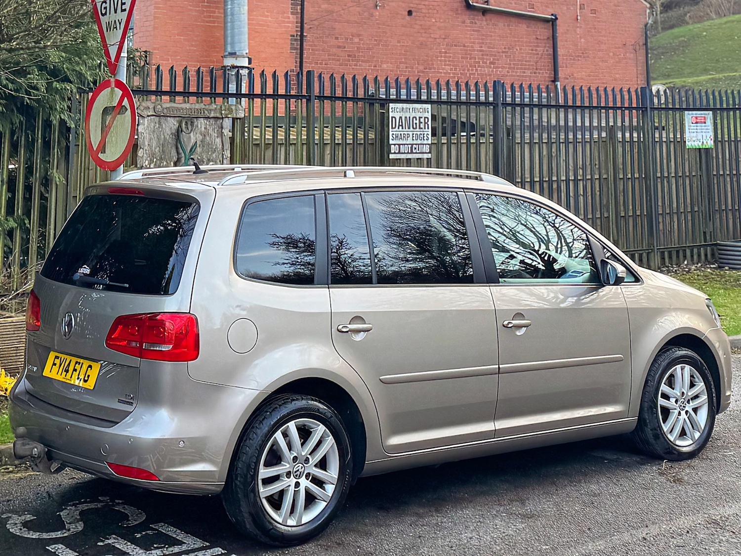 Used Volkswagen Touran 2014 for sale - 77659998: Photo 23