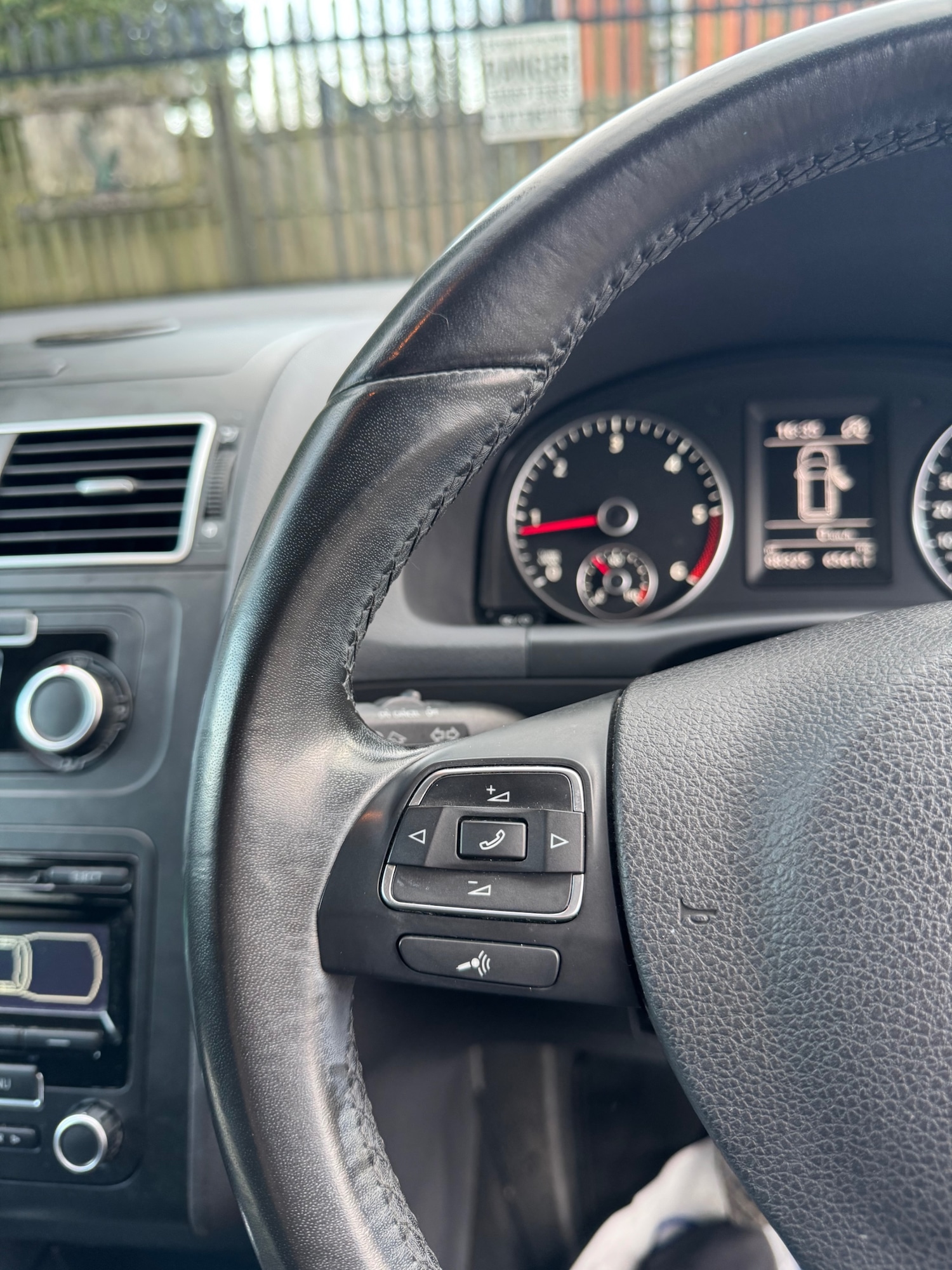 Used Volkswagen Touran 2014 for sale - 77659998: Photo 48