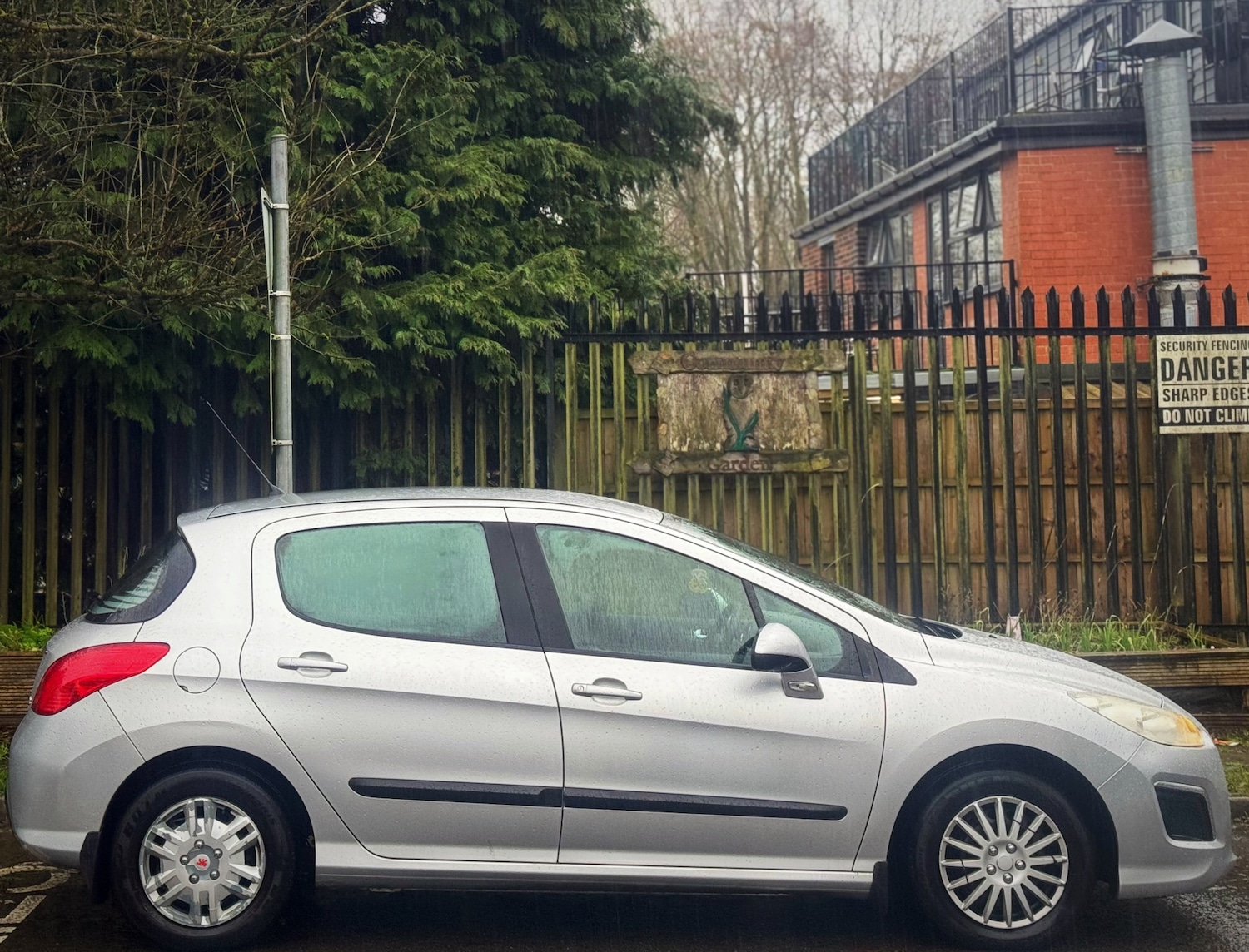 Used Peugeot 308 2011 for sale - 77632725: Photo 11