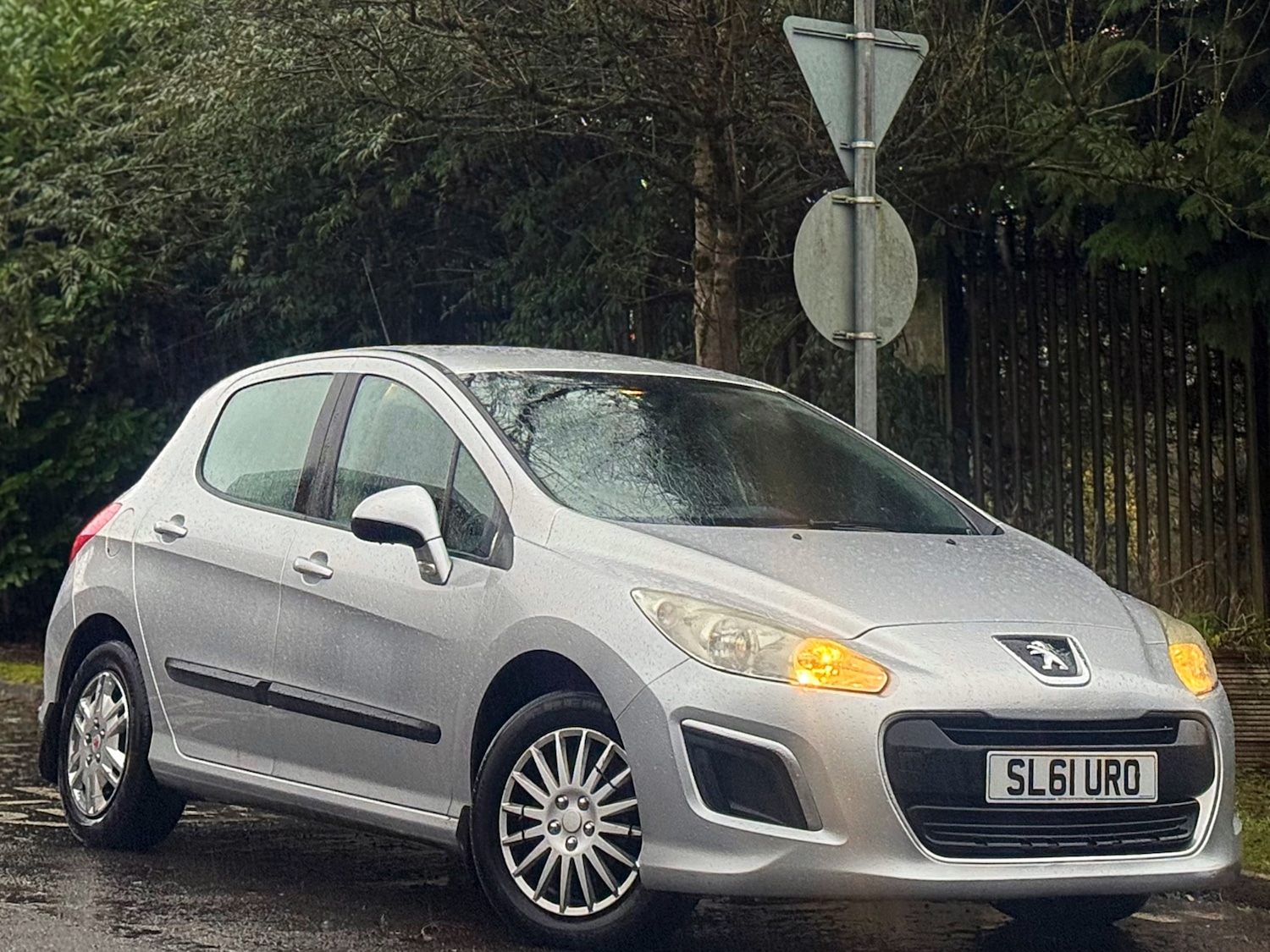 Used Peugeot 308 2011 for sale - 77632725: Photo 3