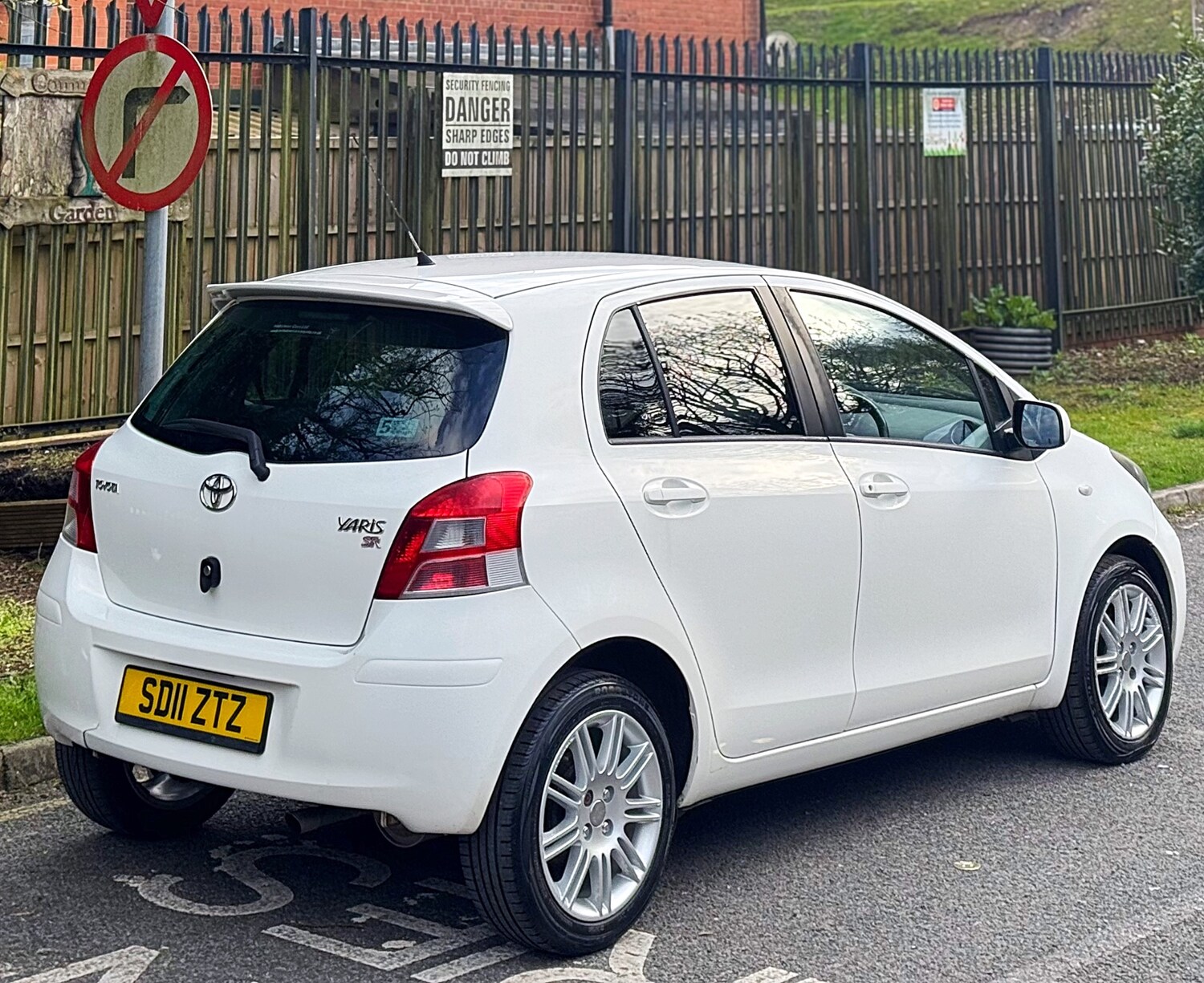 Used Toyota Yaris 2011 for sale - 78212118: Photo 23