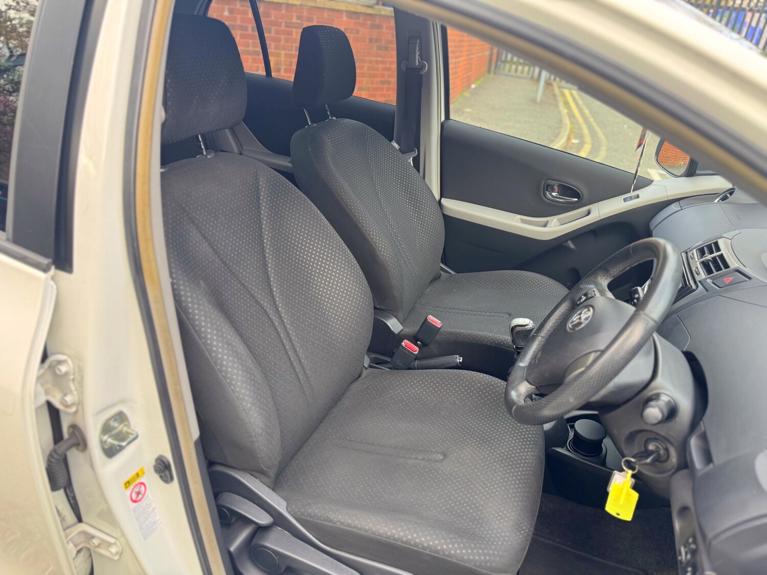 Used Toyota Yaris 2011 for sale - 78212118: Photo 33