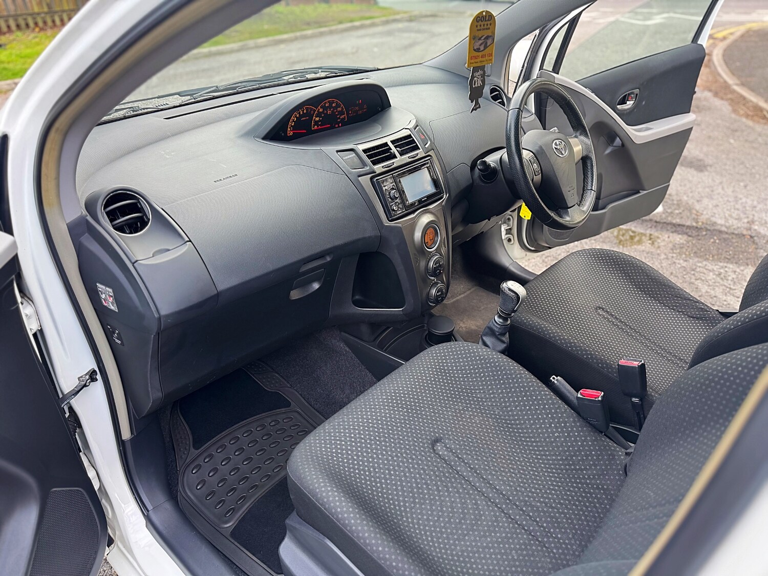 Used Toyota Yaris 2011 for sale - 78212118: Photo 36