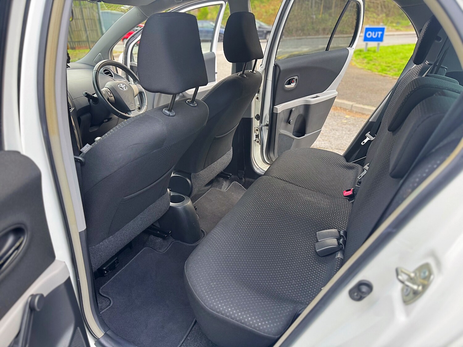 Used Toyota Yaris 2011 for sale - 78212118: Photo 38