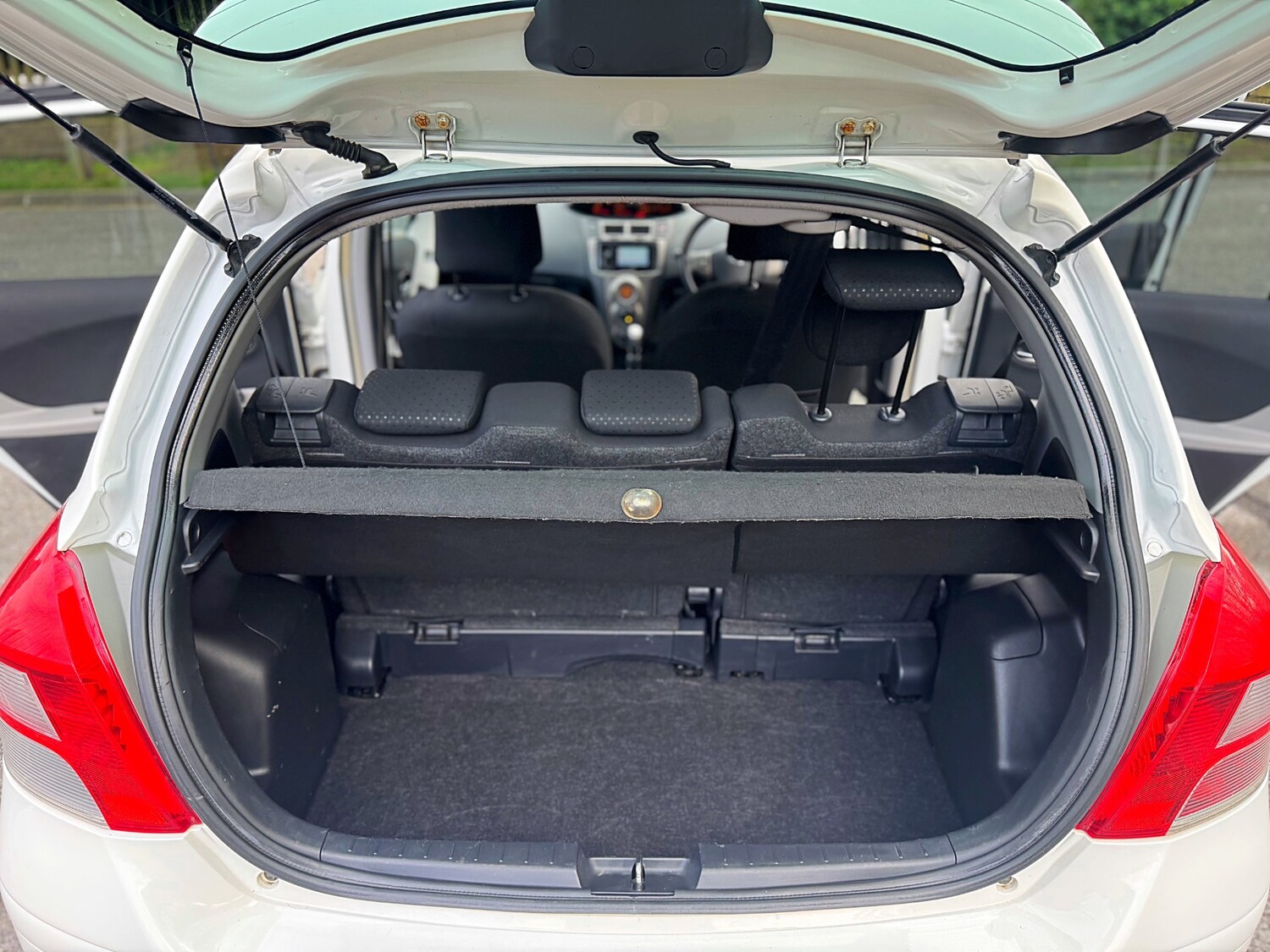 Used Toyota Yaris 2011 for sale - 78212118: Photo 40