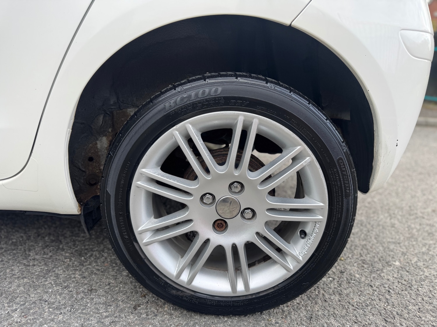 Used Toyota Yaris 2011 for sale - 78212118: Photo 42