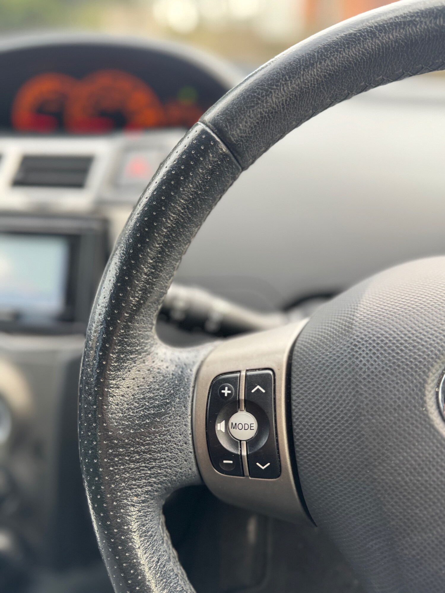 Used Toyota Yaris 2011 for sale - 78212118: Photo 49