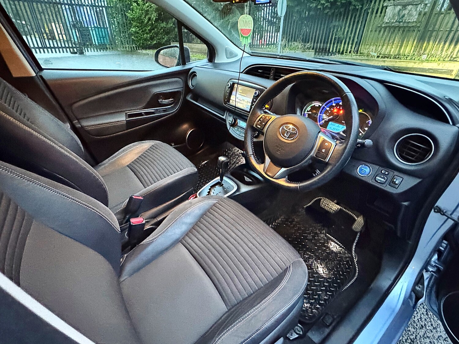 Used Toyota Yaris 2015 for sale - 77469406: Photo 30